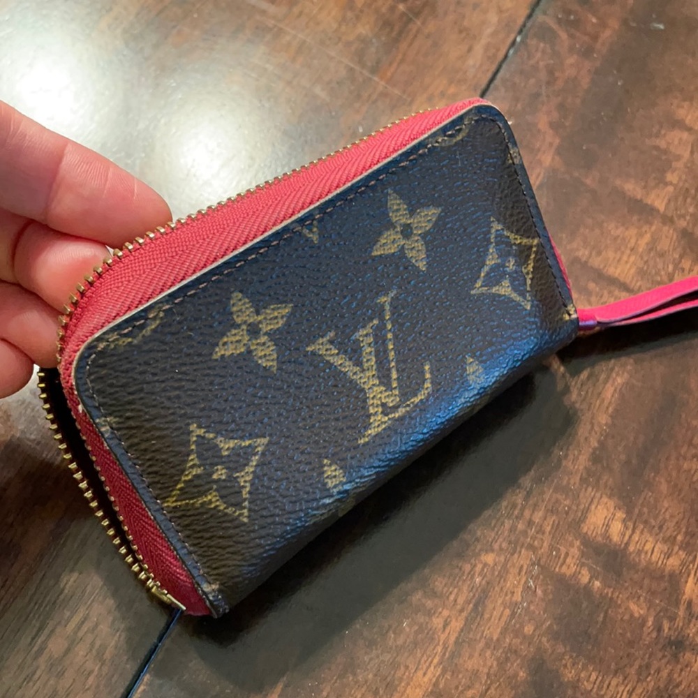 Louis Vuitton Zippy Card Wallet